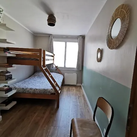 Centre Ancien Proche Gare Et Depart Corse- 5 Pers - Freewifi - Ac Appartement
