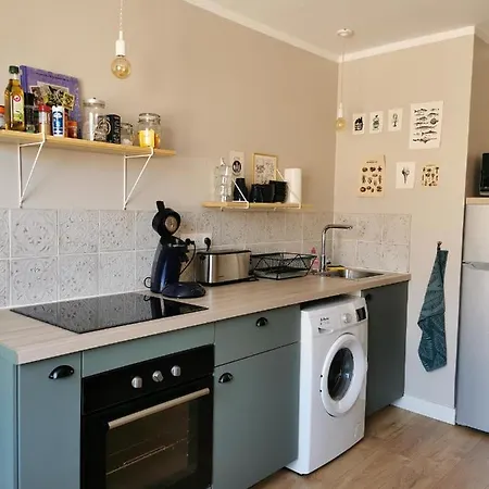 Centre Ancien Proche Gare Et Depart Corse- 5 Pers - Freewifi - Ac *